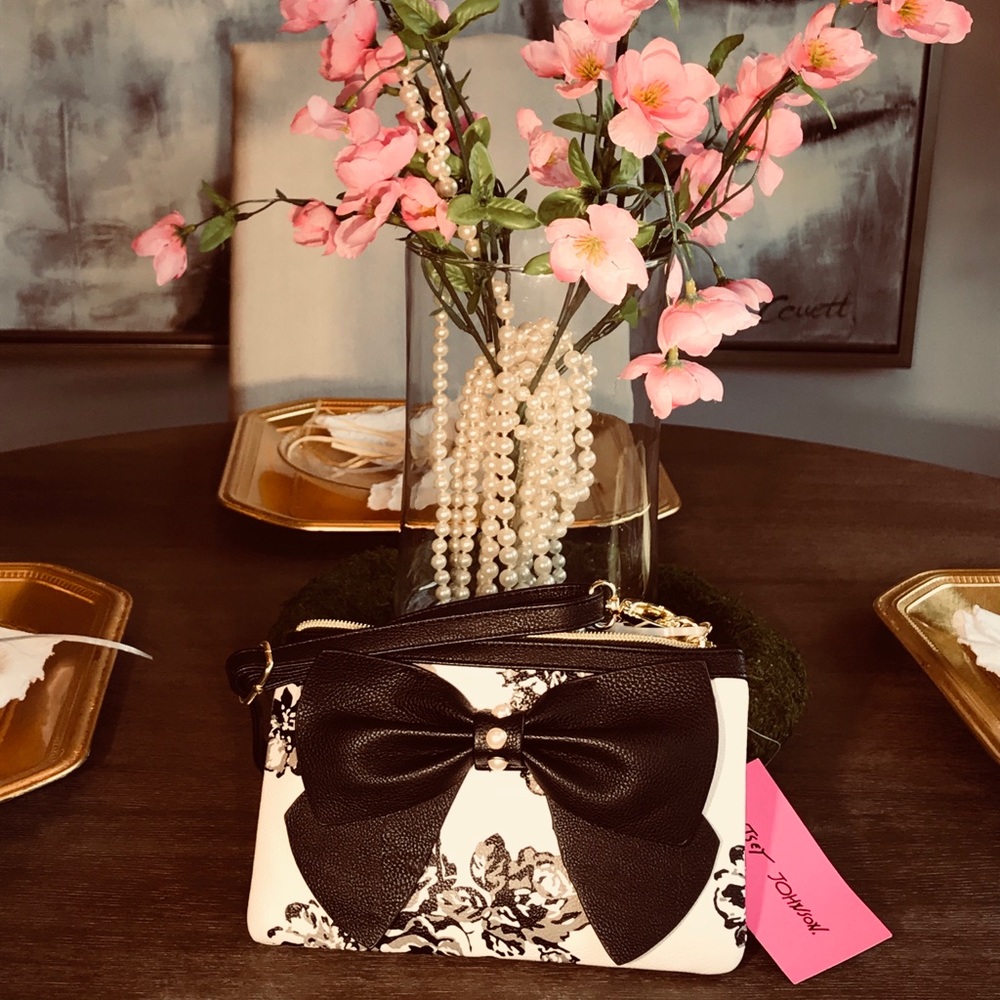 Betsey Johnson NWT Crossbody